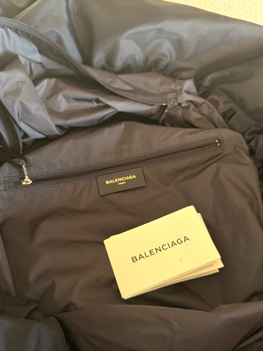Balenciaga Black Nylon Logo Tote / Gym Bag Red Strap - Picture 4 of 4